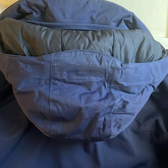 L.L. Bean Men's Primaloft Navy jacket. Size XL. Very Good Condition and Warm. - Picture 12 of 16